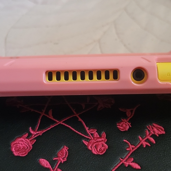 Nintendo Switch Lite - Picture 2 of 4